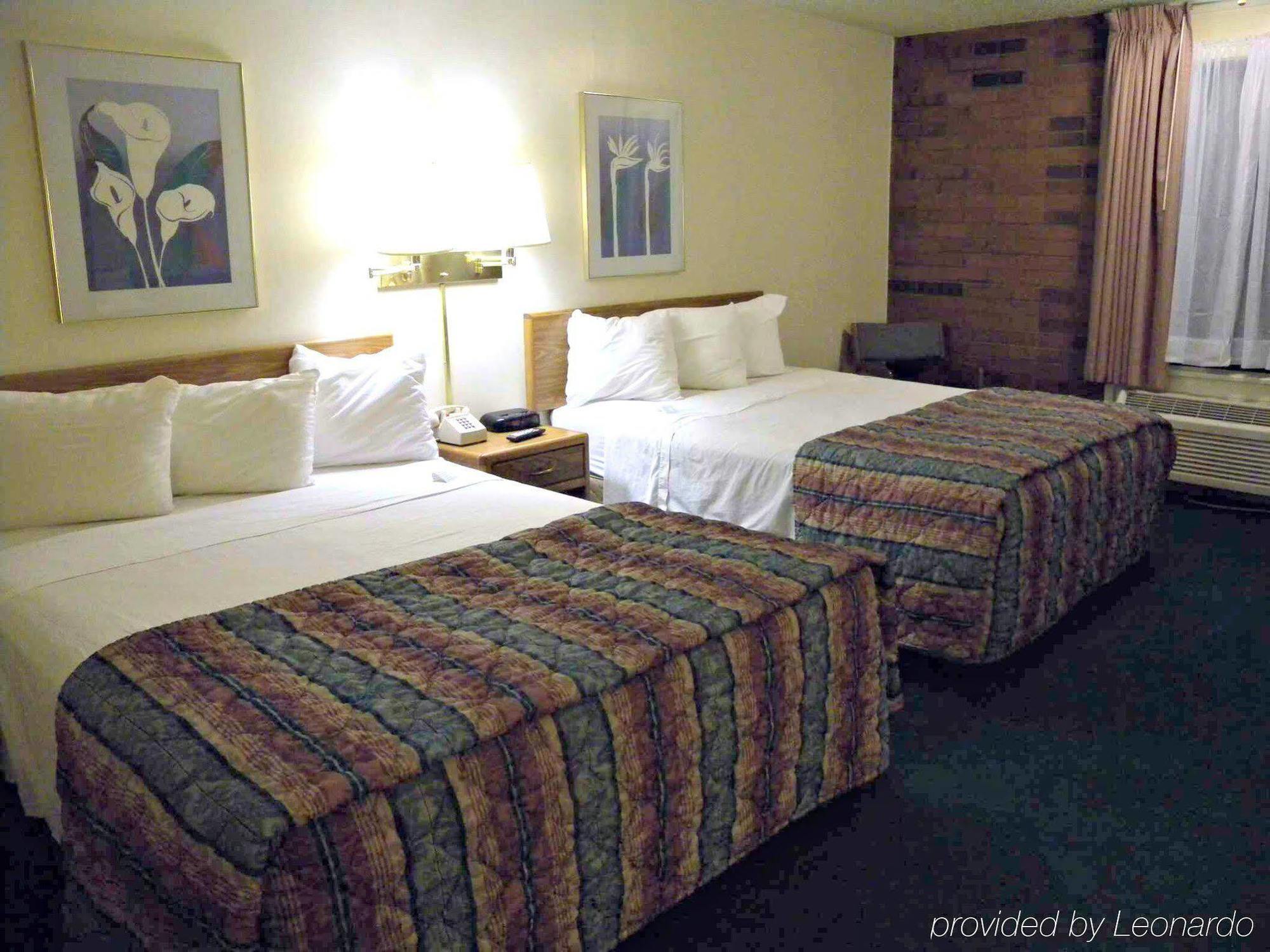 Ramada By Wyndham Ut I-70 2*
