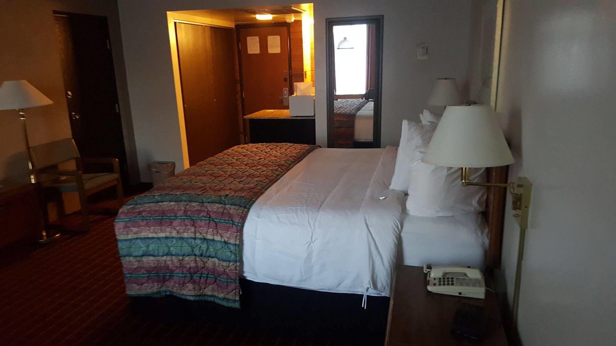 Ramada By Wyndham Ut I-70